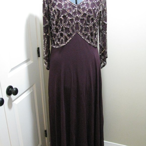 J Kara 3/4 Sleeve Geo Beaded Wine Gown - Picture 3 of 4